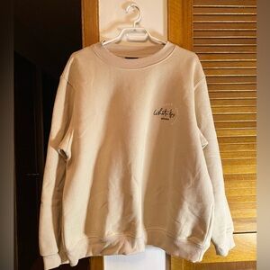 White Fox Crewneck
Size: M/L
Color: Beige